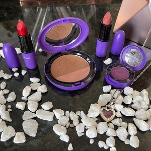 Selena MAC (Past collection)